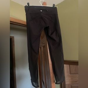 Gently used lululemon cropped leggings